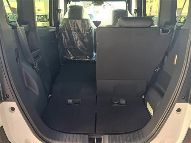 Ｎ－ＢＯＸカスタム ターボ　登録済未使用車　両側電動スライドドア　電動パーキングブレーキ　ロールサンシェード　プッシュスタート　オートエアコン　リヤワイパー　パーソナルテーブル（48枚目）