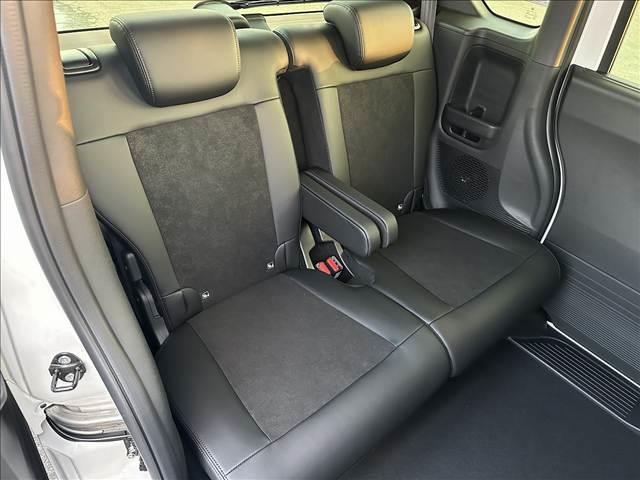 Ｎ－ＢＯＸカスタム ターボ　登録済未使用車　両側電動スライドドア　電動パーキングブレーキ　ロールサンシェード　プッシュスタート　オートエアコン　リヤワイパー　パーソナルテーブル（53枚目）