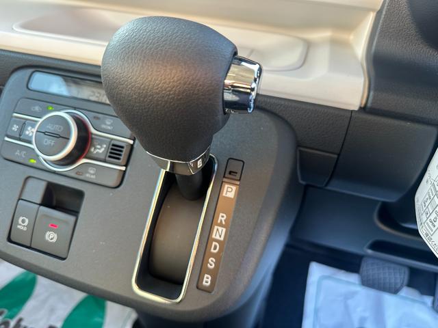 ムーヴキャンバス ストライプスＧ　登録済み未使用車　両側電動スライドドア　電動パーキングブレーキ　シートヒーター（25枚目）