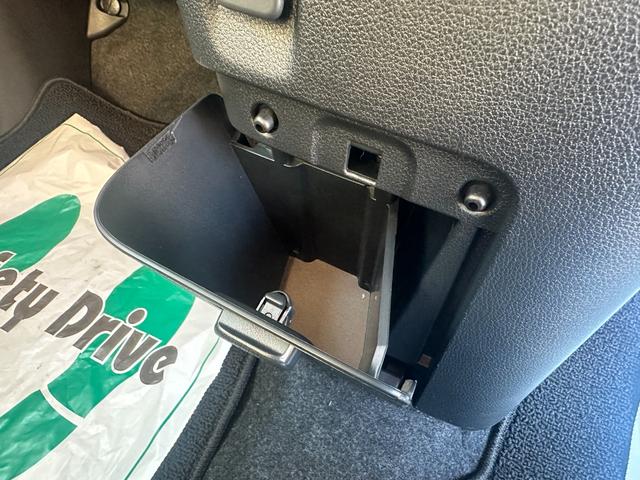 ムーヴキャンバス ストライプスＧ　登録済み未使用車　両側電動スライドドア　電動パーキングブレーキ　シートヒーター（33枚目）