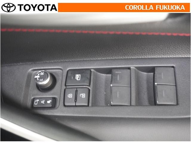 電動格納ミラーは、スイッチで簡単操作！狭いスペースでの取り回しや駐車時に大変重宝します。