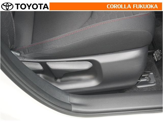 運転席シート上下アジャスター付き。ドライバーの背丈に合わせて調整できます。