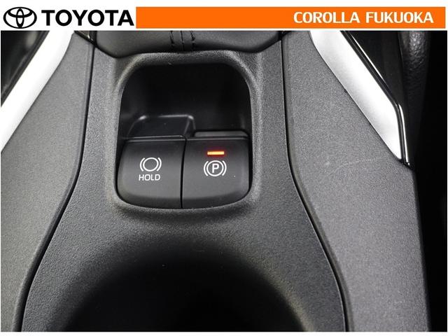 自動または手動でパーキングブレーキをかける・解除することができます。