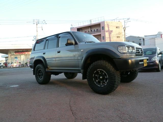 ランドクルーザー８０ ＶＸリミテッド　ターボ・リアＬＳＤ・リフトＵＰ・純正角目４灯・前後ラテラル・マフラー・１６ＡＷ・オープンカントリーＭＴ・ヒッチ・ＳＤナビＴＶ・Ｂカメラ・ＥＴＣ・リーディングダウン・ＬＥＤテール・前後ドラレコ・モモステ（5枚目）