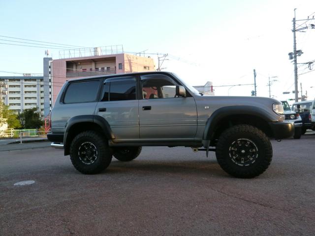 ランドクルーザー８０ ＶＸリミテッド　ターボ・リアＬＳＤ・リフトＵＰ・純正角目４灯・前後ラテラル・マフラー・１６ＡＷ・オープンカントリーＭＴ・ヒッチ・ＳＤナビＴＶ・Ｂカメラ・ＥＴＣ・リーディングダウン・ＬＥＤテール・前後ドラレコ・モモステ（6枚目）