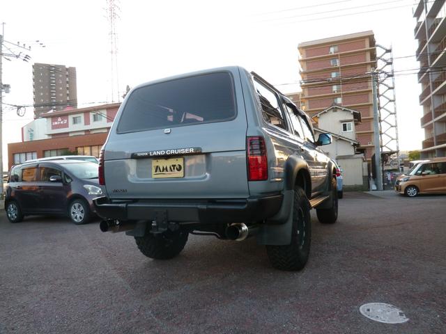 ランドクルーザー８０ ＶＸリミテッド　ターボ・リアＬＳＤ・リフトＵＰ・純正角目４灯・前後ラテラル・マフラー・１６ＡＷ・オープンカントリーＭＴ・ヒッチ・ＳＤナビＴＶ・Ｂカメラ・ＥＴＣ・リーディングダウン・ＬＥＤテール・前後ドラレコ・モモステ（8枚目）