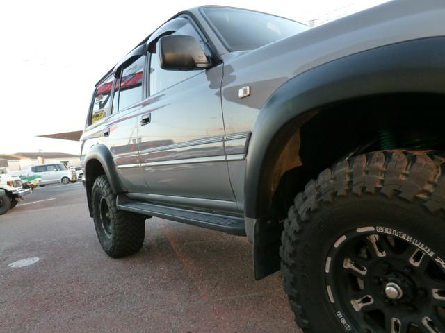 ランドクルーザー８０ ＶＸリミテッド　ターボ・リアＬＳＤ・リフトＵＰ・純正角目４灯・前後ラテラル・マフラー・１６ＡＷ・オープンカントリーＭＴ・ヒッチ・ＳＤナビＴＶ・Ｂカメラ・ＥＴＣ・リーディングダウン・ＬＥＤテール・前後ドラレコ・モモステ（16枚目）