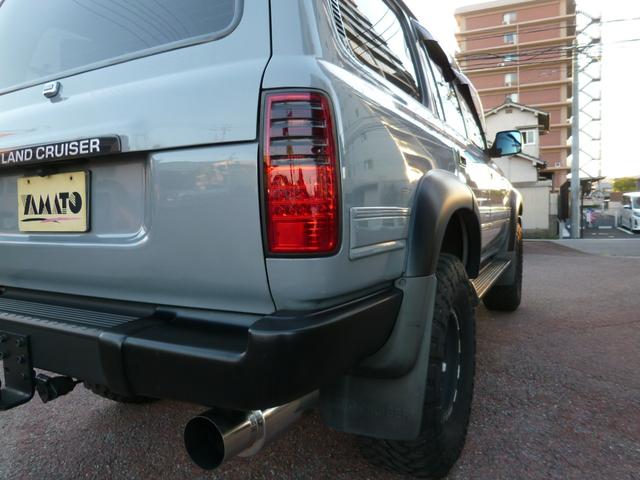 ランドクルーザー８０ ＶＸリミテッド　ターボ・リアＬＳＤ・リフトＵＰ・純正角目４灯・前後ラテラル・マフラー・１６ＡＷ・オープンカントリーＭＴ・ヒッチ・ＳＤナビＴＶ・Ｂカメラ・ＥＴＣ・リーディングダウン・ＬＥＤテール・前後ドラレコ・モモステ（17枚目）