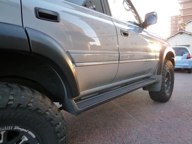 ランドクルーザー８０ ＶＸリミテッド　ターボ・リアＬＳＤ・リフトＵＰ・純正角目４灯・前後ラテラル・マフラー・１６ＡＷ・オープンカントリーＭＴ・ヒッチ・ＳＤナビＴＶ・Ｂカメラ・ＥＴＣ・リーディングダウン・ＬＥＤテール・前後ドラレコ・モモステ（18枚目）