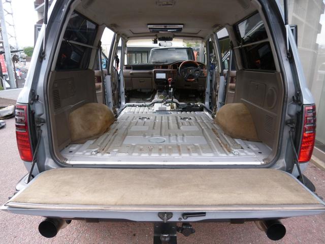 ランドクルーザー８０ ＶＸリミテッド　ターボ・リアＬＳＤ・リフトＵＰ・純正角目４灯・前後ラテラル・マフラー・１６ＡＷ・オープンカントリーＭＴ・ヒッチ・ＳＤナビＴＶ・Ｂカメラ・ＥＴＣ・リーディングダウン・ＬＥＤテール・前後ドラレコ・モモステ（63枚目）