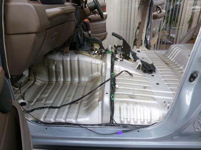 ランドクルーザー８０ ＶＸリミテッド　ターボ・リアＬＳＤ・リフトＵＰ・純正角目４灯・前後ラテラル・マフラー・１６ＡＷ・オープンカントリーＭＴ・ヒッチ・ＳＤナビＴＶ・Ｂカメラ・ＥＴＣ・リーディングダウン・ＬＥＤテール・前後ドラレコ・モモステ（67枚目）