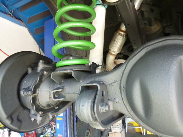 ランドクルーザー８０ ＶＸリミテッド　ターボ・リアＬＳＤ・リフトＵＰ・純正角目４灯・前後ラテラル・マフラー・１６ＡＷ・オープンカントリーＭＴ・ヒッチ・ＳＤナビＴＶ・Ｂカメラ・ＥＴＣ・リーディングダウン・ＬＥＤテール・前後ドラレコ・モモステ（70枚目）