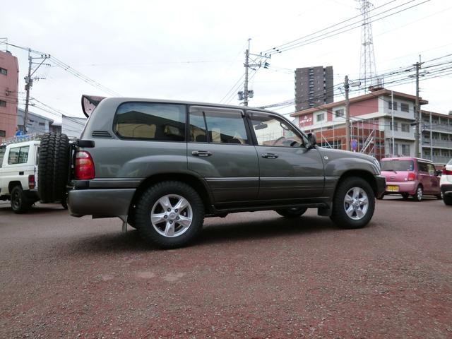 ランドクルーザー１００ ＶＸリミテッド　リアＬＳＤ・ターボディーゼル・２００系純正１８ＡＷ・ＭＯＮＳＴＡ新品５本・ＤＥＰＯ製ヘッドライト・リアヒーター・ＳＤナビフルセグ・Ｂカメラ・ドラレコ・キーレス・サイドステップ（5枚目）