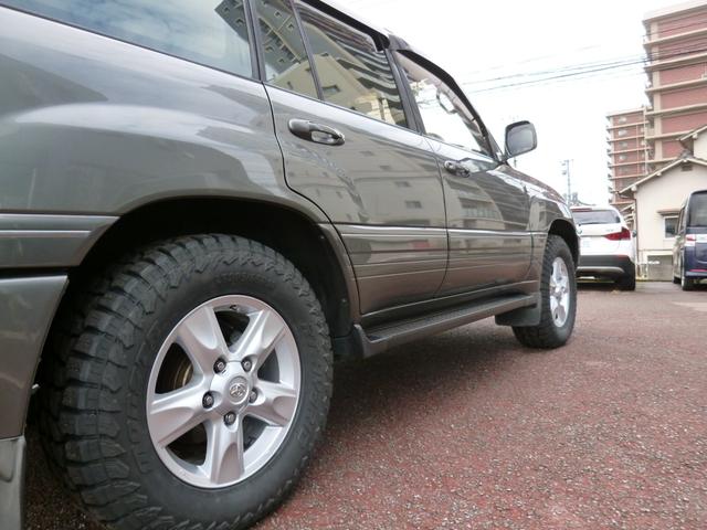 ランドクルーザー１００ ＶＸリミテッド　リアＬＳＤ・ターボディーゼル・２００系純正１８ＡＷ・ＭＯＮＳＴＡ新品５本・ＤＥＰＯ製ヘッドライト・リアヒーター・ＳＤナビフルセグ・Ｂカメラ・ドラレコ・キーレス・サイドステップ（17枚目）