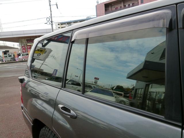 ランドクルーザー１００ ＶＸリミテッド　リアＬＳＤ・ターボディーゼル・２００系純正１８ＡＷ・ＭＯＮＳＴＡ新品５本・ＤＥＰＯ製ヘッドライト・リアヒーター・ＳＤナビフルセグ・Ｂカメラ・ドラレコ・キーレス・サイドステップ（23枚目）
