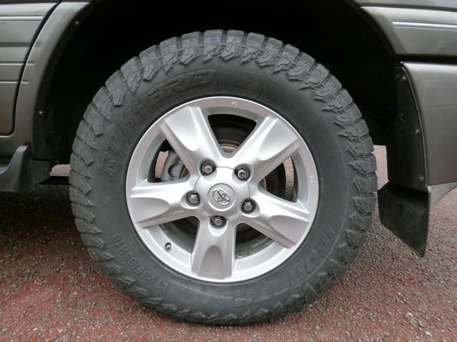 ランドクルーザー１００ ＶＸリミテッド　リアＬＳＤ・ターボディーゼル・２００系純正１８ＡＷ・ＭＯＮＳＴＡ新品５本・ＤＥＰＯ製ヘッドライト・リアヒーター・ＳＤナビフルセグ・Ｂカメラ・ドラレコ・キーレス・サイドステップ（28枚目）