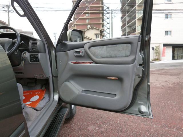 ランドクルーザー１００ ＶＸリミテッド　リアＬＳＤ・ターボディーゼル・２００系純正１８ＡＷ・ＭＯＮＳＴＡ新品５本・ＤＥＰＯ製ヘッドライト・リアヒーター・ＳＤナビフルセグ・Ｂカメラ・ドラレコ・キーレス・サイドステップ（46枚目）