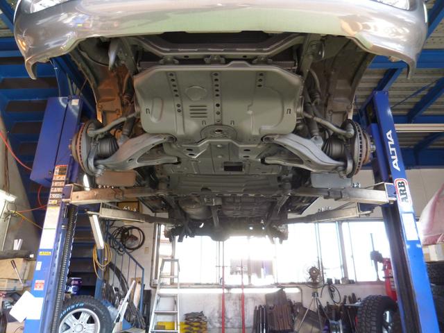 ランドクルーザー１００ ＶＸリミテッド　リアＬＳＤ・ターボディーゼル・２００系純正１８ＡＷ・ＭＯＮＳＴＡ新品５本・ＤＥＰＯ製ヘッドライト・リアヒーター・ＳＤナビフルセグ・Ｂカメラ・ドラレコ・キーレス・サイドステップ（52枚目）