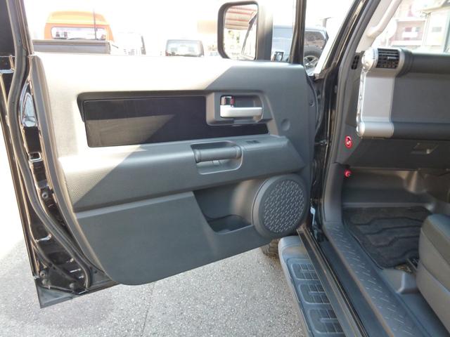 ＦＪクルーザー ブラックカラーパッケージ　ワンオーナー・グッドリッチＫＯ２・純正１７ＡＷ・ＳＤナビ・フルセグ・Ｂカメラ・ＥＴＣ・ドラレコ・キーレス・ルーフラック（53枚目）