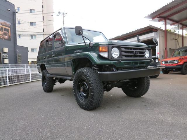 ���A�o���p�[�E���e�������b�h�E�I�[���h�}���G�~���[�V���b�N�E�t�F���_�[�~���[�E�����o�C�U�[�E�T�C�h�X�e�b�v