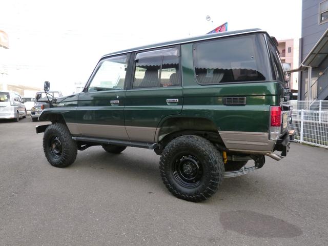 ���A�o���p�[�E���e�������b�h�E�I�[���h�}���G�~���[�V���b�N�E�t�F���_�[�~���[�E�����o�C�U�[�E�T�C�h�X�e�b�v