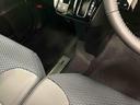 運転席から助手席への移動も簡単です
