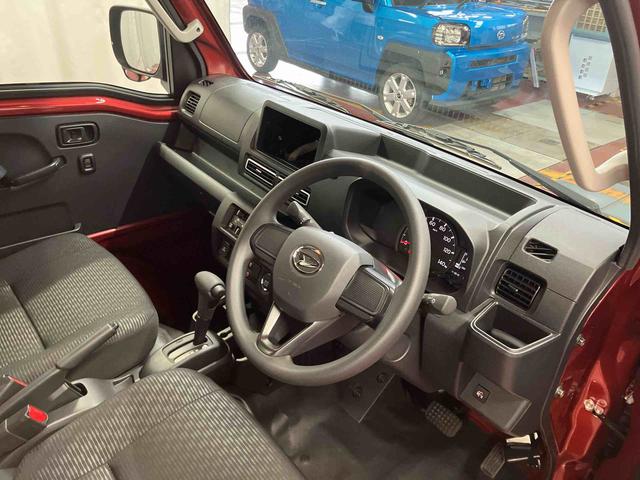 ハイゼットトラック ジャンボエクストラ　元展示車　２ＷＤ　ＣＶＴ車　オーディオレス　スマ－トキー　電動格納ミラー　エアバッグ　オートライト　１オーナー　記録簿付き　禁煙車　ＬＥＤヘッドランプ　ＡＢＳ　アイドリングストップ（12枚目）