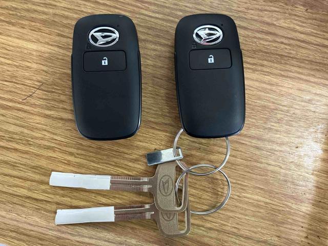 ハイゼットトラック ジャンボエクストラ　元展示車　２ＷＤ　ＣＶＴ車　オーディオレス　スマ－トキー　電動格納ミラー　エアバッグ　オートライト　１オーナー　記録簿付き　禁煙車　ＬＥＤヘッドランプ　ＡＢＳ　アイドリングストップ（13枚目）