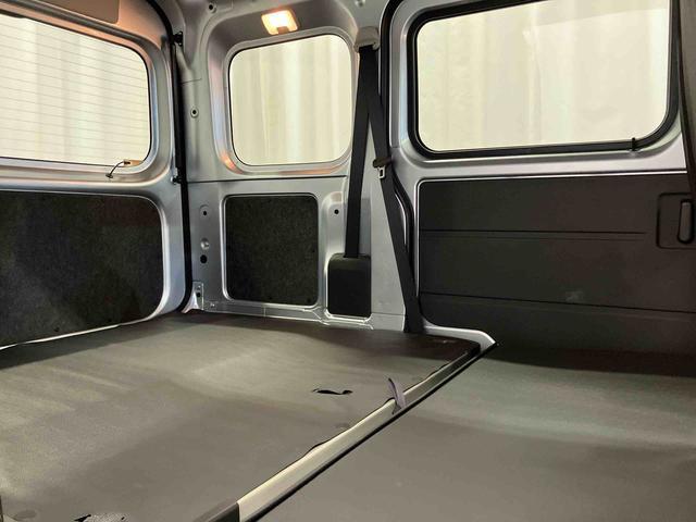 ハイゼットカーゴ DX 元展示車 禁煙 衝突被害軽減システム 衝突安全ボディ レーンキープアシスト キーレス 両側スライドドア ESC オートライト オートマチックハイビーム ABS 運転席エアバッグ 助手席エアバッグ(31枚目)