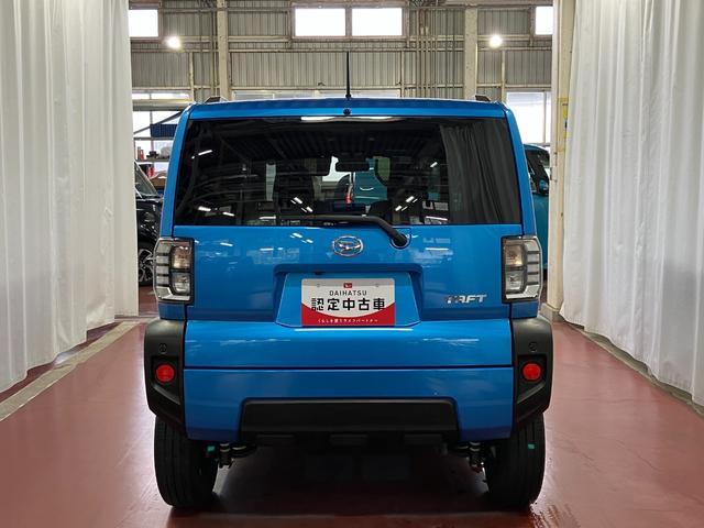 タフト Ｇターボ　下取車　誤発進抑制機能　ナビＴＶ　電格ミラー　バックカメラ　ＬＥＤヘッドランプ　前席シートヒーター　車線逸脱警報装置　盗難防止システム　地デジ　ＥＴＣ付き　アルミホイール　ターボエンジン　ＤＶＤ（6枚目）