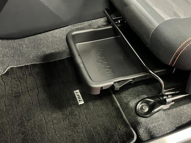 タフト Ｇターボ　下取車　誤発進抑制機能　ナビＴＶ　電格ミラー　バックカメラ　ＬＥＤヘッドランプ　前席シートヒーター　車線逸脱警報装置　盗難防止システム　地デジ　ＥＴＣ付き　アルミホイール　ターボエンジン　ＤＶＤ（33枚目）