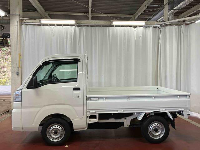 ハイゼットトラック スタンダード　農用スペシャル　１オーナー　４ＷＤ　マニュアル車　衝突被害軽減システム　レーンキープアシスト　誤発信抑制制御　運転席エアバッグ　助手席エアバック　誤発進抑制機能　オートライト　オートマチックハイビーム　ＡＢＳ（8枚目）