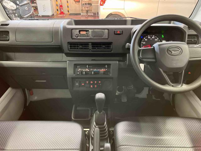 ハイゼットトラック スタンダード　農用スペシャル　１オーナー　４ＷＤ　マニュアル車　衝突被害軽減システム　レーンキープアシスト　誤発信抑制制御　運転席エアバッグ　助手席エアバック　誤発進抑制機能　オートライト　オートマチックハイビーム　ＡＢＳ（10枚目）