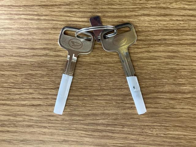 ハイゼットトラック スタンダード　農用スペシャル　１オーナー　４ＷＤ　マニュアル車　衝突被害軽減システム　レーンキープアシスト　誤発信抑制制御　運転席エアバッグ　助手席エアバック　誤発進抑制機能　オートライト　オートマチックハイビーム　ＡＢＳ（14枚目）