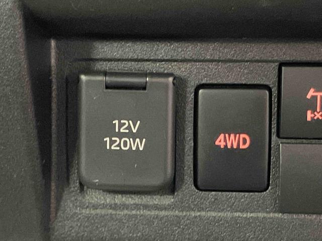 ハイゼットトラック スタンダード　農用スペシャル　１オーナー　４ＷＤ　マニュアル車　衝突被害軽減システム　レーンキープアシスト　誤発信抑制制御　運転席エアバッグ　助手席エアバック　誤発進抑制機能　オートライト　オートマチックハイビーム　ＡＢＳ（17枚目）