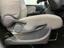 【運転席シートリフター】 体格に合わせたドライビングポジションに調整できます
