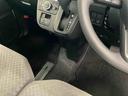 運転席から助手席への移動も簡単です