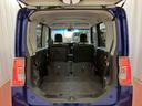 後席を倒すと広い荷室に変わります