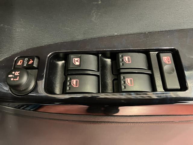 タント カスタムＸ　トップエディションＶＳ　ＳＡＩＩＩ　下取車　ナビ　パノラマモニター　ＥＴＣ　シートヒーター　両側電動スライドドア　Ｂｌｕｅｔｏｏｔｈ　フルセグＴＶ　衝突被害軽減システム　レーンアシスト　ＬＥＤヘッドランプ　スマートキー　プッシュスタート（31枚目）