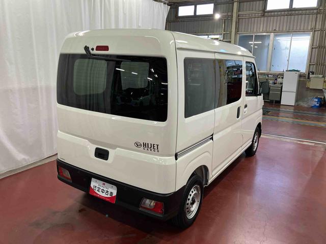 ハイゼットカーゴ ＤＸ　元展示車　衝突安全ボディ　キーレス　両側スライドドア　アイドリングストップ　オートライト　オートマチックハイビーム　ＥＳＣ　レーンアシスト　運転席エアバッグ　助手席エアバッグ　ＡＢＳ（5枚目）