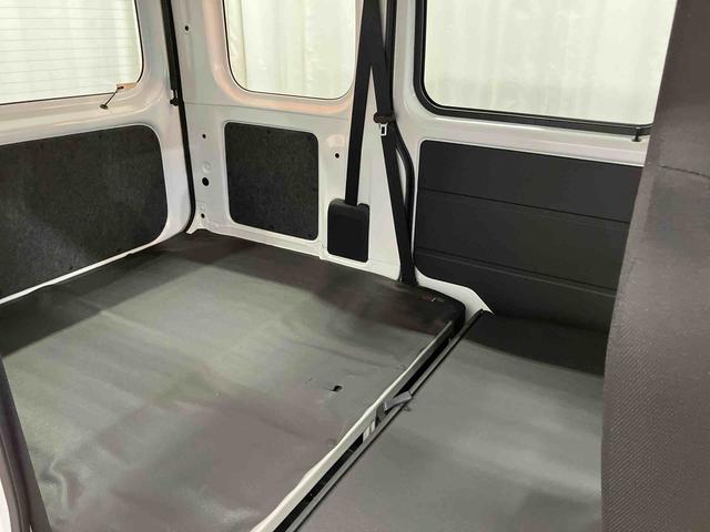 ハイゼットカーゴ ＤＸ　元展示車　衝突安全ボディ　キーレス　両側スライドドア　アイドリングストップ　オートライト　オートマチックハイビーム　ＥＳＣ　レーンアシスト　運転席エアバッグ　助手席エアバッグ　ＡＢＳ（35枚目）