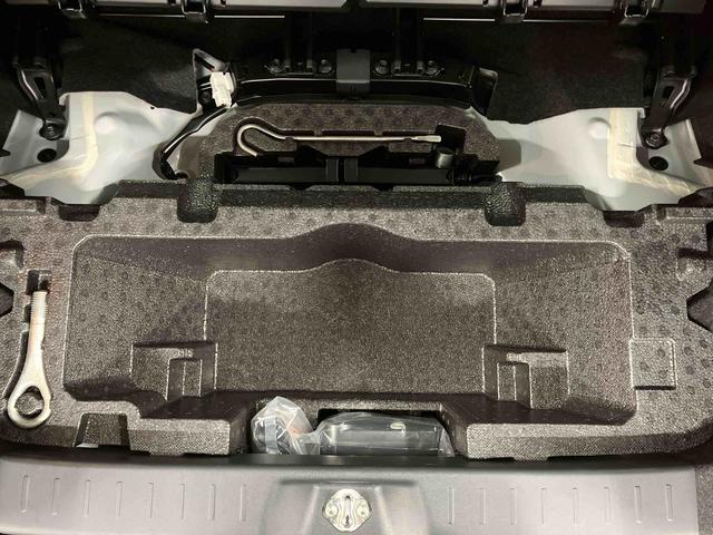 デッキボードの下には収納スペースがあります