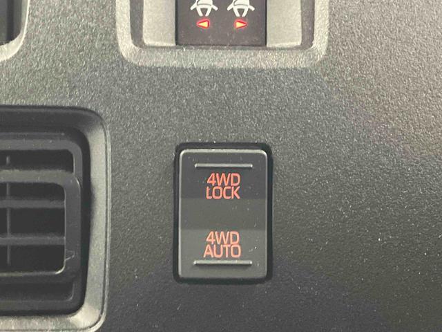 ハイゼットカーゴ ＤＸ　４ＷＤ　アイドリングストップ　レーンキープアシスト　運転席エアバッグ　助手席エアバッグ　１オーナー車　オートマチックハイビーム　記録簿　オートライト　ＡＢＳ　衝突安全ボディ　衝突被害軽減システム（20枚目）