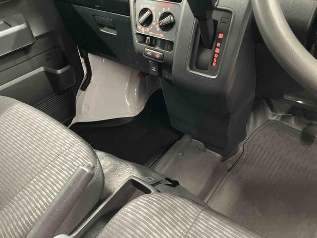 ハイゼットカーゴ ＤＸ　４ＷＤ　アイドリングストップ　レーンキープアシスト　運転席エアバッグ　助手席エアバッグ　１オーナー車　オートマチックハイビーム　記録簿　オートライト　ＡＢＳ　衝突安全ボディ　衝突被害軽減システム（24枚目）