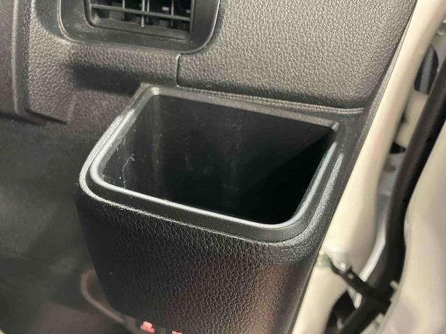 ハイゼットカーゴ ＤＸ　４ＷＤ　アイドリングストップ　レーンキープアシスト　運転席エアバッグ　助手席エアバッグ　１オーナー車　オートマチックハイビーム　記録簿　オートライト　ＡＢＳ　衝突安全ボディ　衝突被害軽減システム（30枚目）