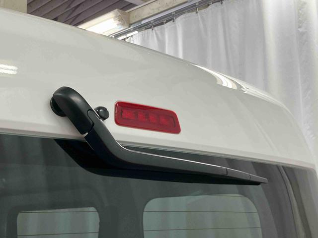 ハイゼットカーゴ ＤＸ　４ＷＤ　アイドリングストップ　レーンキープアシスト　運転席エアバッグ　助手席エアバッグ　１オーナー車　オートマチックハイビーム　記録簿　オートライト　ＡＢＳ　衝突安全ボディ　衝突被害軽減システム（44枚目）