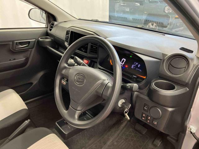 ミライース Ｌ　ＳＡＩＩＩ　車線逸脱警報　衝突被害軽減システム　アイドリンストップ　１オーナー車　キーレスキー　横滑防止装置　運転席エアバッグ　助手席エアバッグ　オートマチックハイビーム　オートライト　整備記録簿　衝突安全ボディ（12枚目）