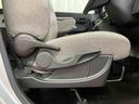 【運転席シートリフター】 体格に合わせたドライビングポジションに調整できます