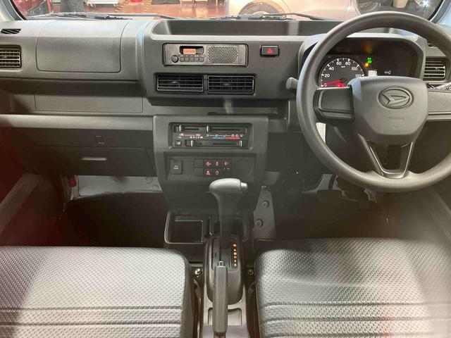 ハイゼットトラック スタンダード　１オーナー　２ＷＤ　ＣＶＴ車　衝突被害軽減システム　パワステ　運転席エアバッグ　助手席エアバッグ　アイドリングストップ　ＡＢＳ　オートライト　レーンキープアシスト　点検記録簿　オートマチックハイビーム（10枚目）
