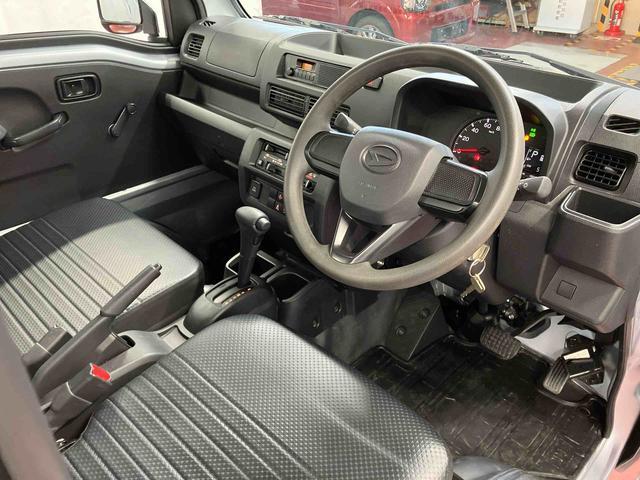 ハイゼットトラック スタンダード　１オーナー　２ＷＤ　ＣＶＴ車　衝突被害軽減システム　パワステ　運転席エアバッグ　助手席エアバッグ　アイドリングストップ　ＡＢＳ　オートライト　レーンキープアシスト　点検記録簿　オートマチックハイビーム（13枚目）